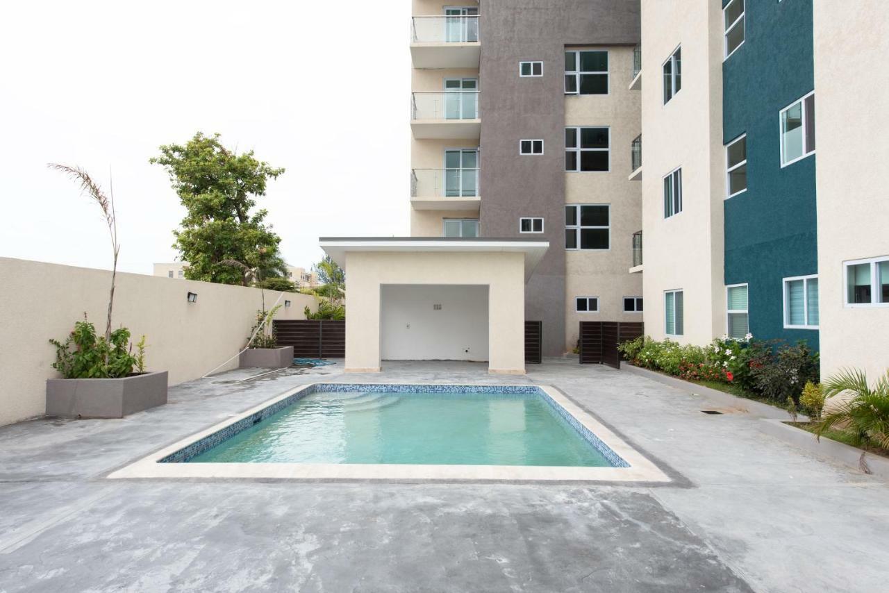 The Crimson Apartment Kingston Ngoại thất bức ảnh